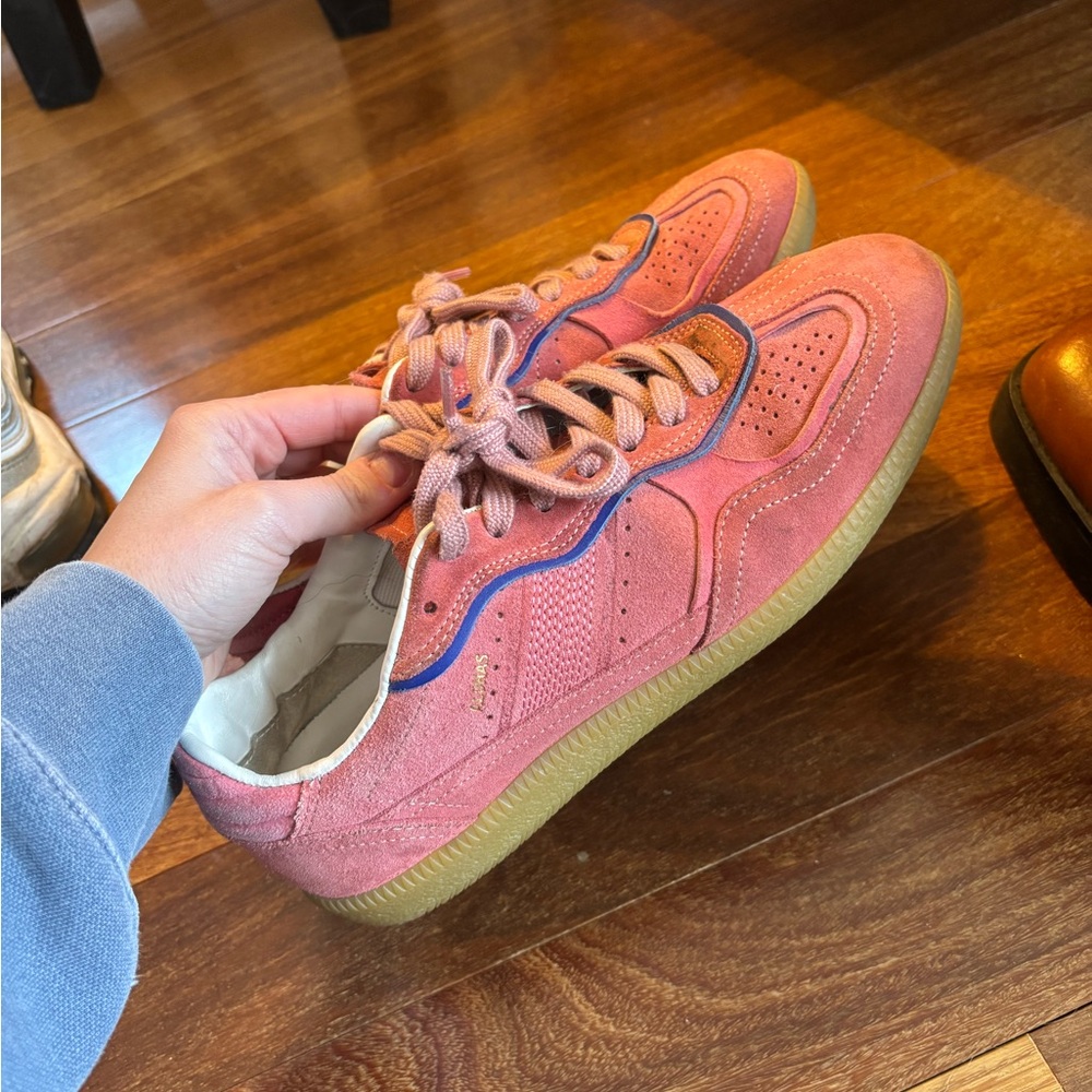 Alohas Sneakers